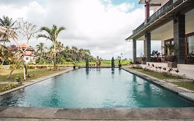 Villa Popolan And Guest House